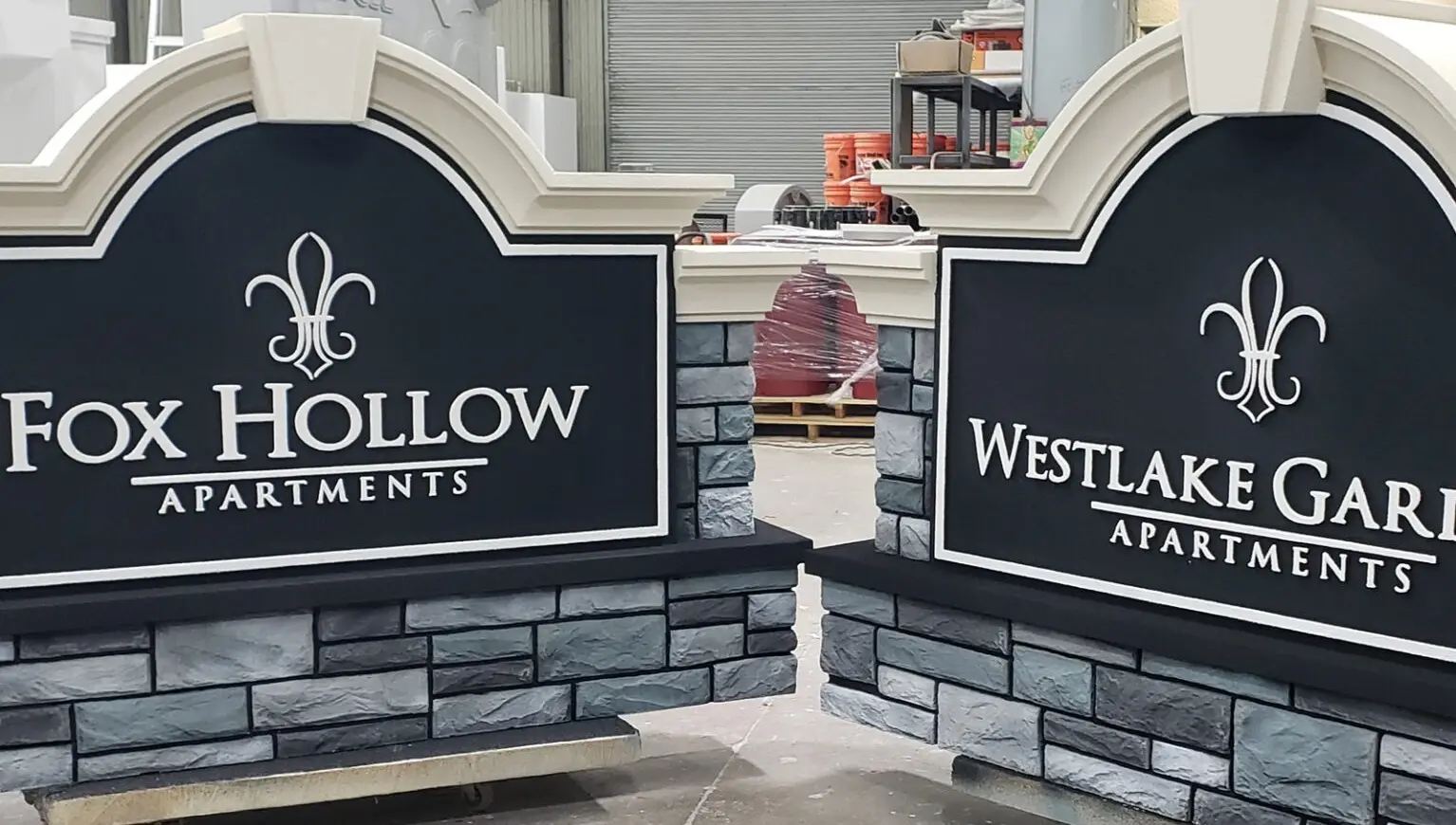 Apartment Signs - Fox-Hollow-1600x1200-1-1536x1152