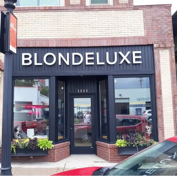 Blondeluxe-Halo-Lit-Channel-Letters