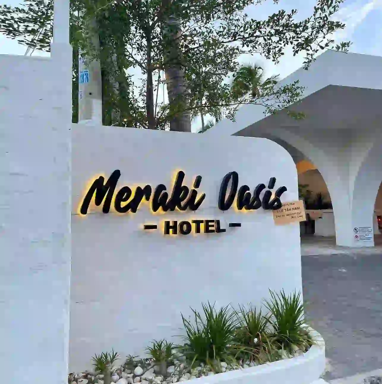 Monument-signs-outdoor..