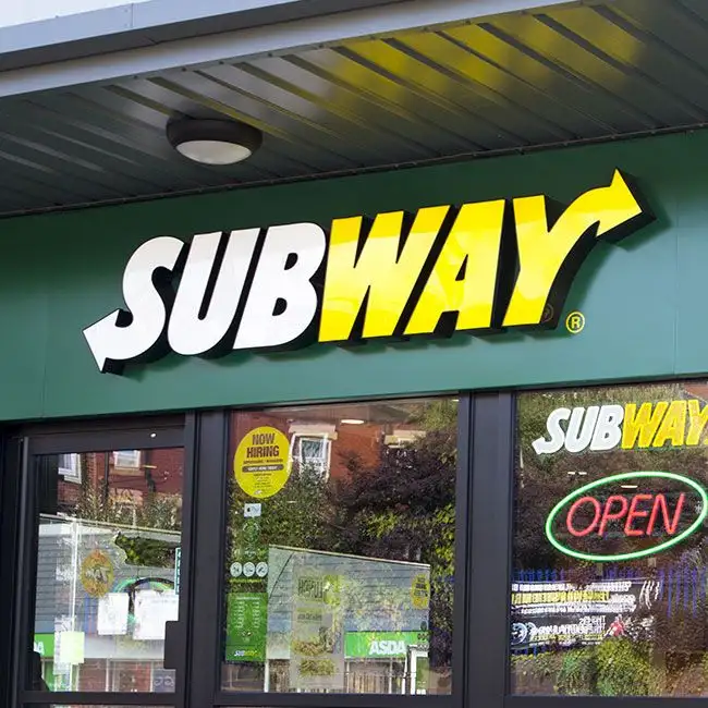 subway-store-sign